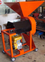 تصویر دستگاه آسیاب کننده ذرت و دانه های طیور